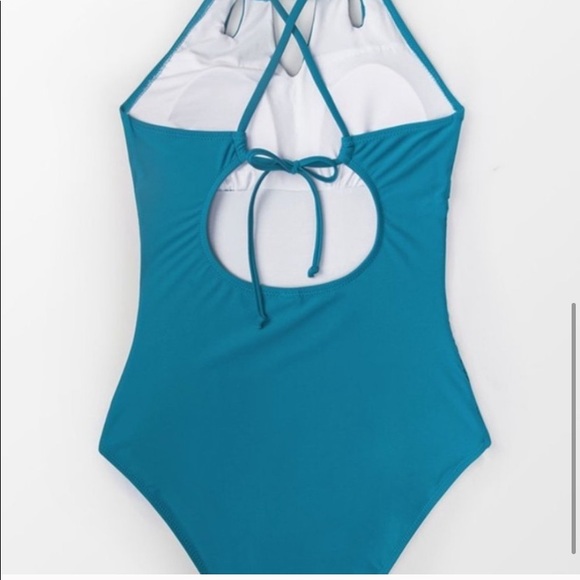 Cupshe Halter Lace-up Back One Piece NWT M - Picture 4 of 6